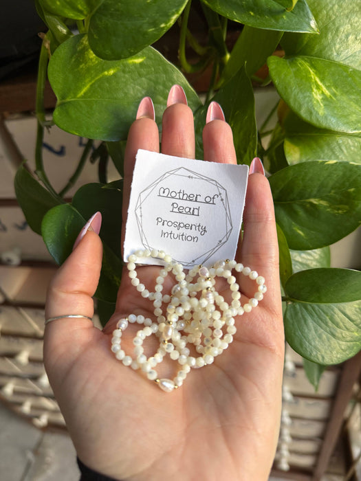 Mother of Pearl Stretch Ring – Prosperity & Intuition