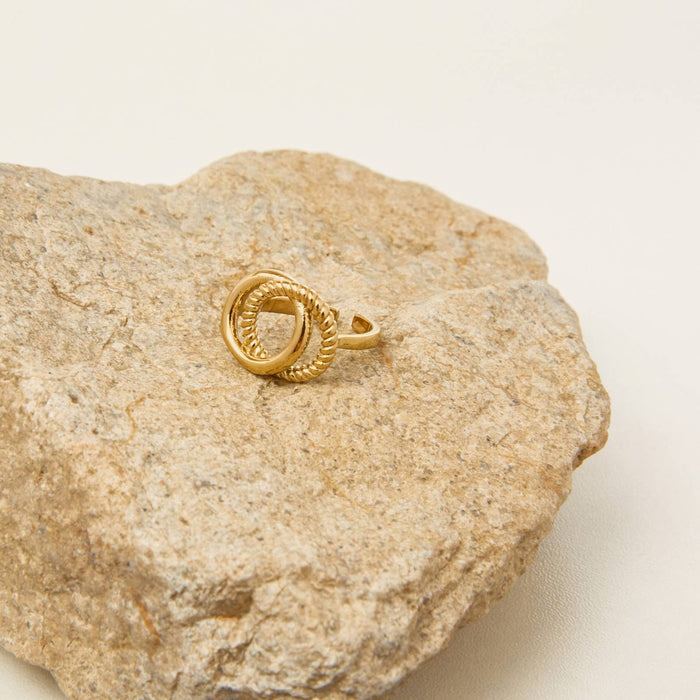 Ring - Ruby: Gold